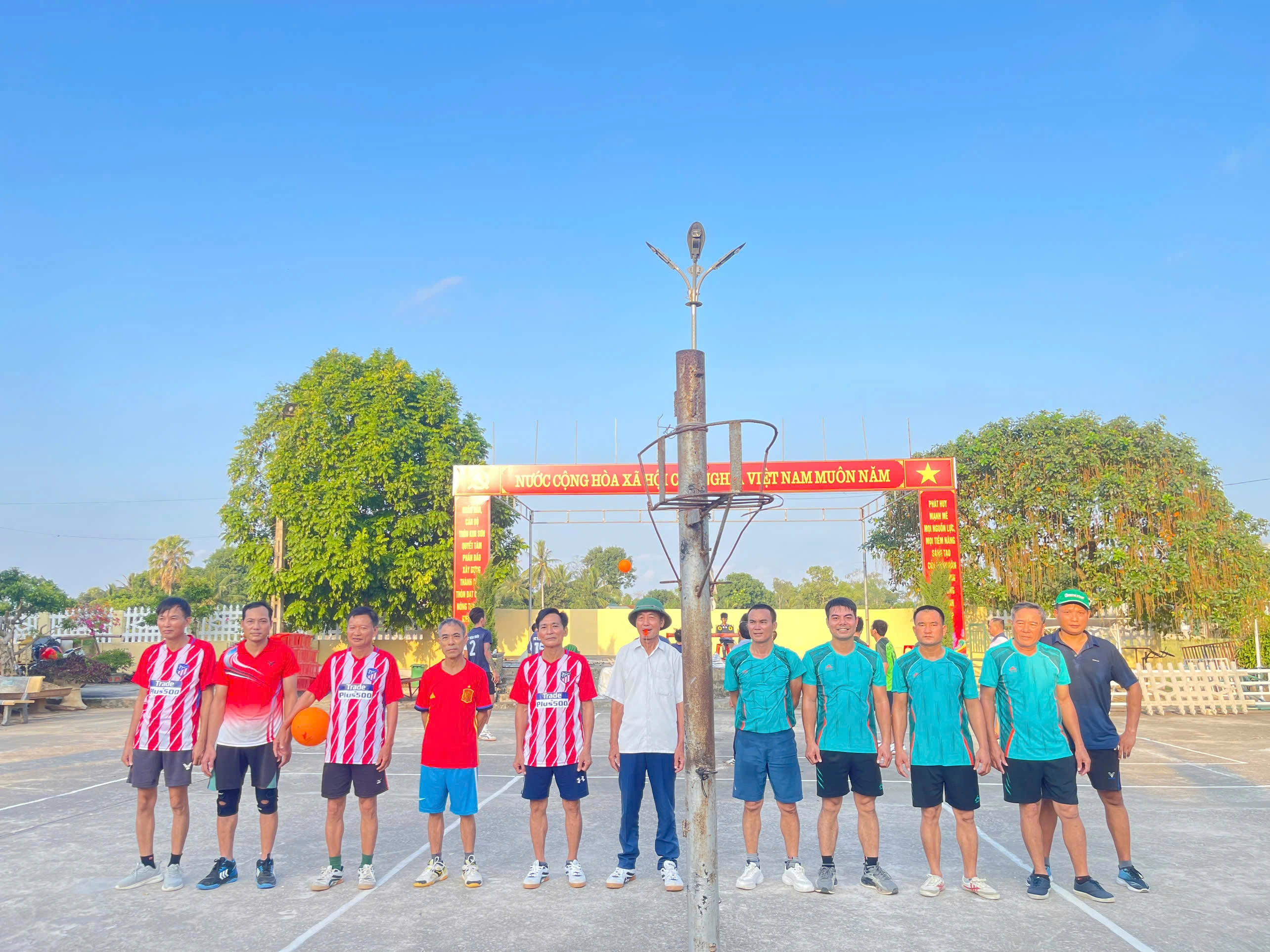 SEPCO tham gia giao lưu bóng chuyển hưởng ứng ngày Đại đoàn kết dân tộc tại xã Hoàng Giang